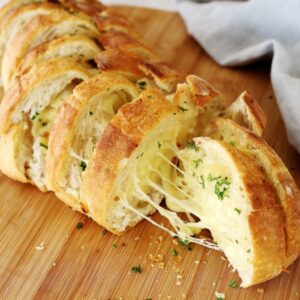 GARLIC CHEESE BREAD